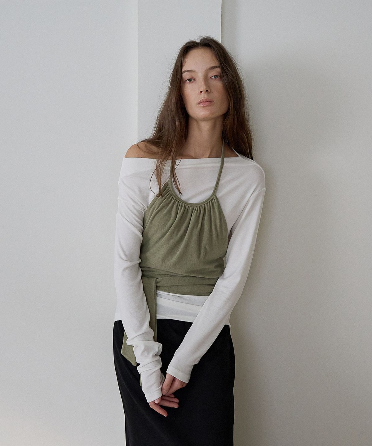 가더(GARDER) Wool Halter Top (Olive)