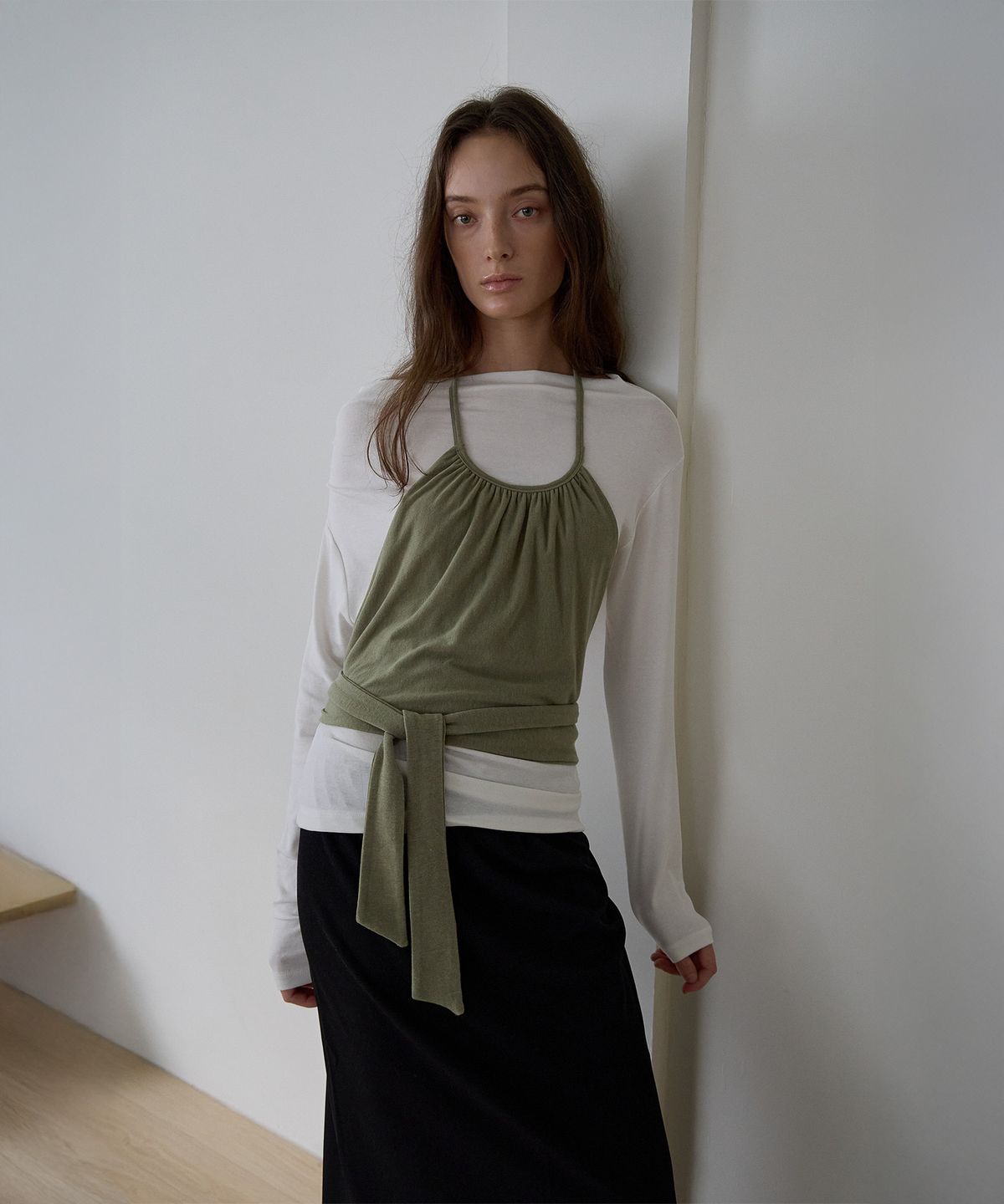 가더(GARDER) Wool Halter Top (Olive)
