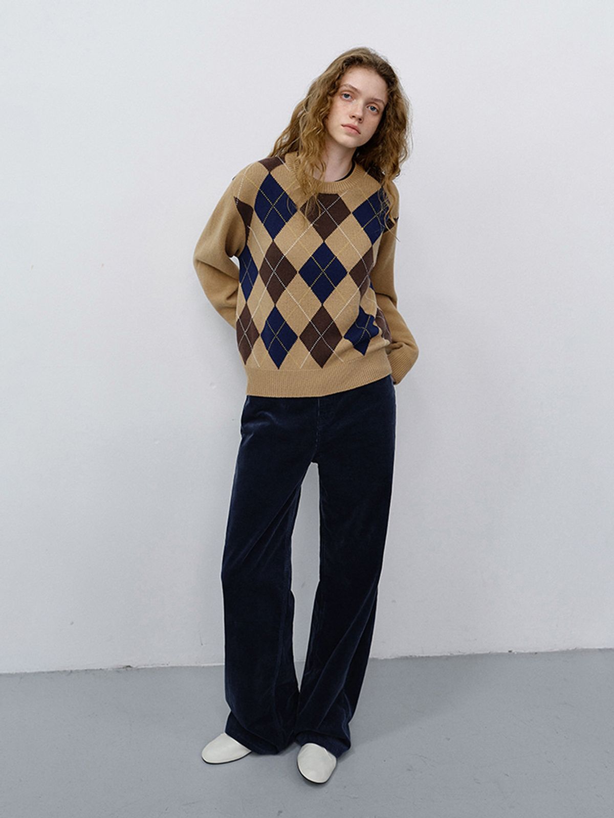 던스트(DUNST) UNISEX ARGYLE CREWNECK SWEATER_UDSW6C116_CAMEL BEIGE