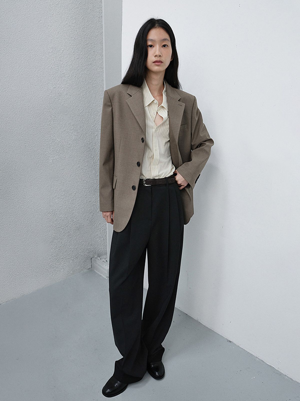 던스트(DUNST) UNISEX CLASSIC 3 BUTTON WOOL BLAZER_UDJA6C106_KHAKI BEIGE