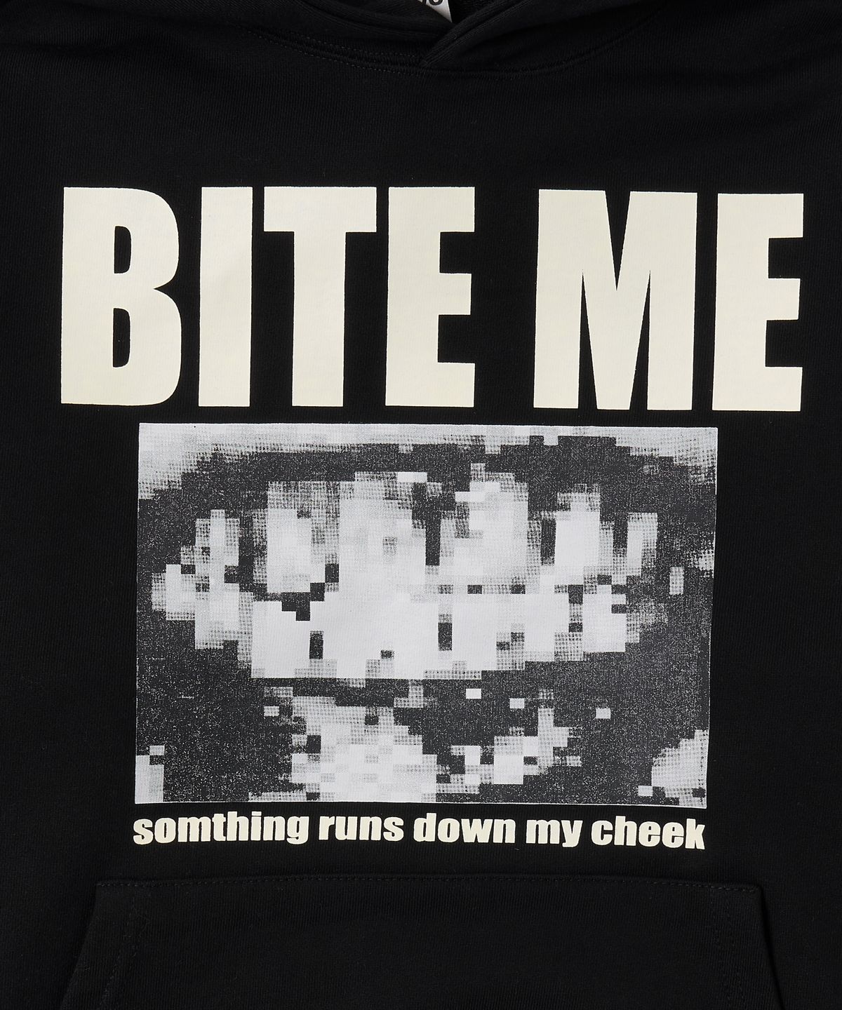 아모우(AMOU) [1000g 고중량] BITE ME Hoodie BLACK