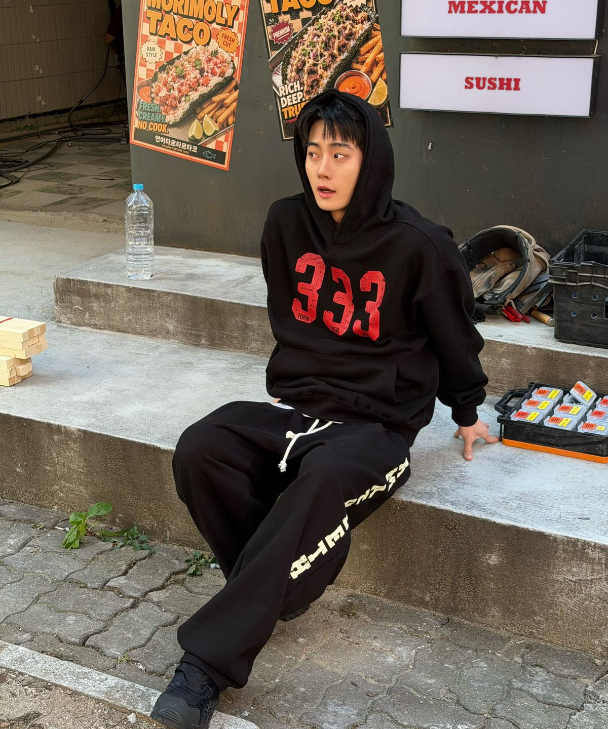 아모우(AMOU) [기모] 333 Hoodie BLACK