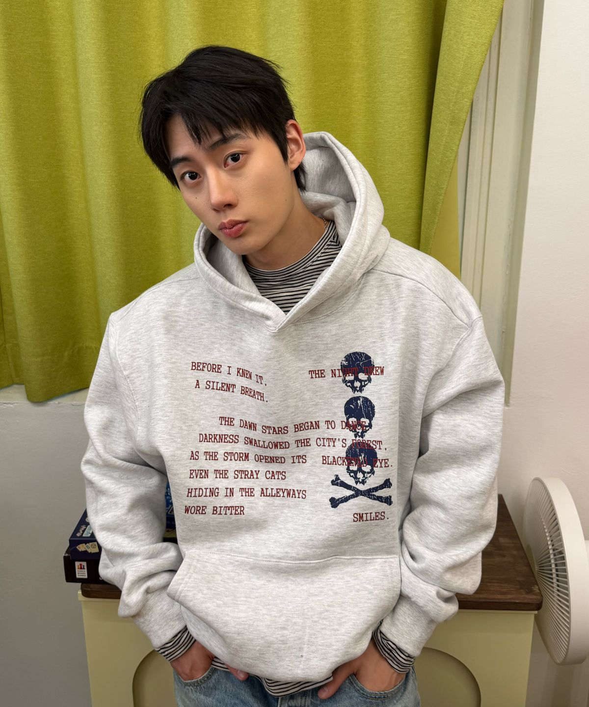 아모우(AMOU) [기모] Skull Letter Hoodie WHITE GRAY