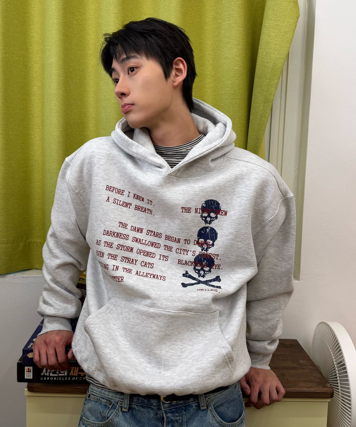 아모우(AMOU) [기모] Skull Letter Hoodie WHITE GRAY