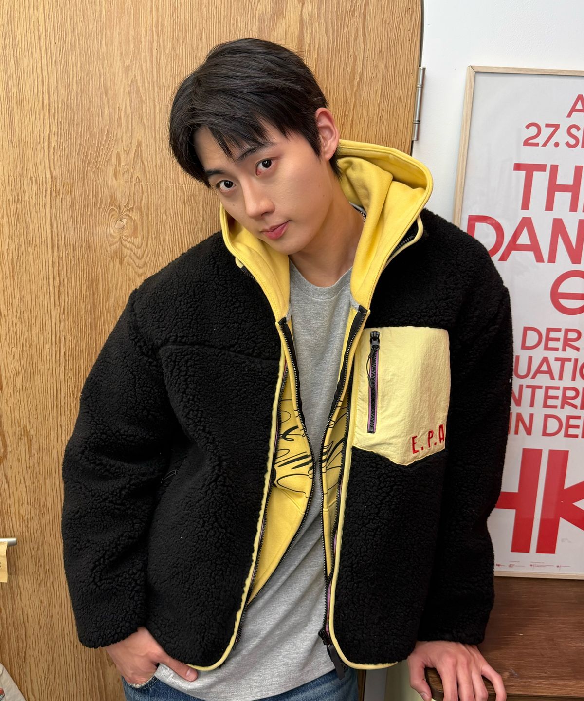 아모우(AMOU) AMOU Sherpa Fleece Zip-Up BLACK