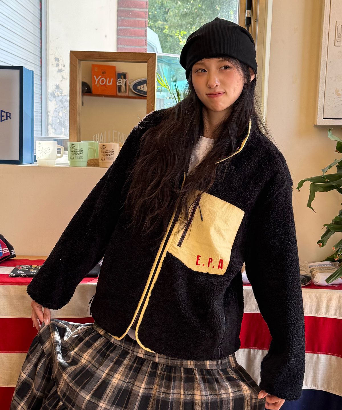 아모우(AMOU) AMOU Sherpa Fleece Zip-Up BLACK