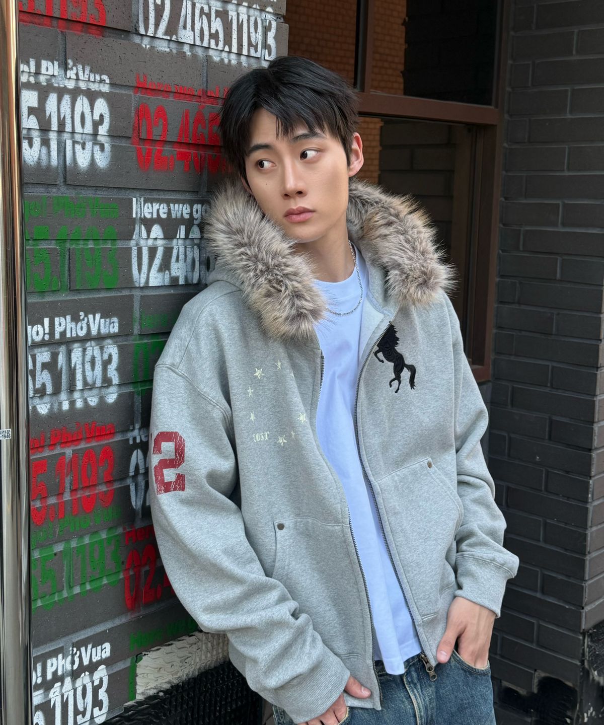 아모우(AMOU) [기모] AMOU Pony Fur Hoodie Zip-up GRAY