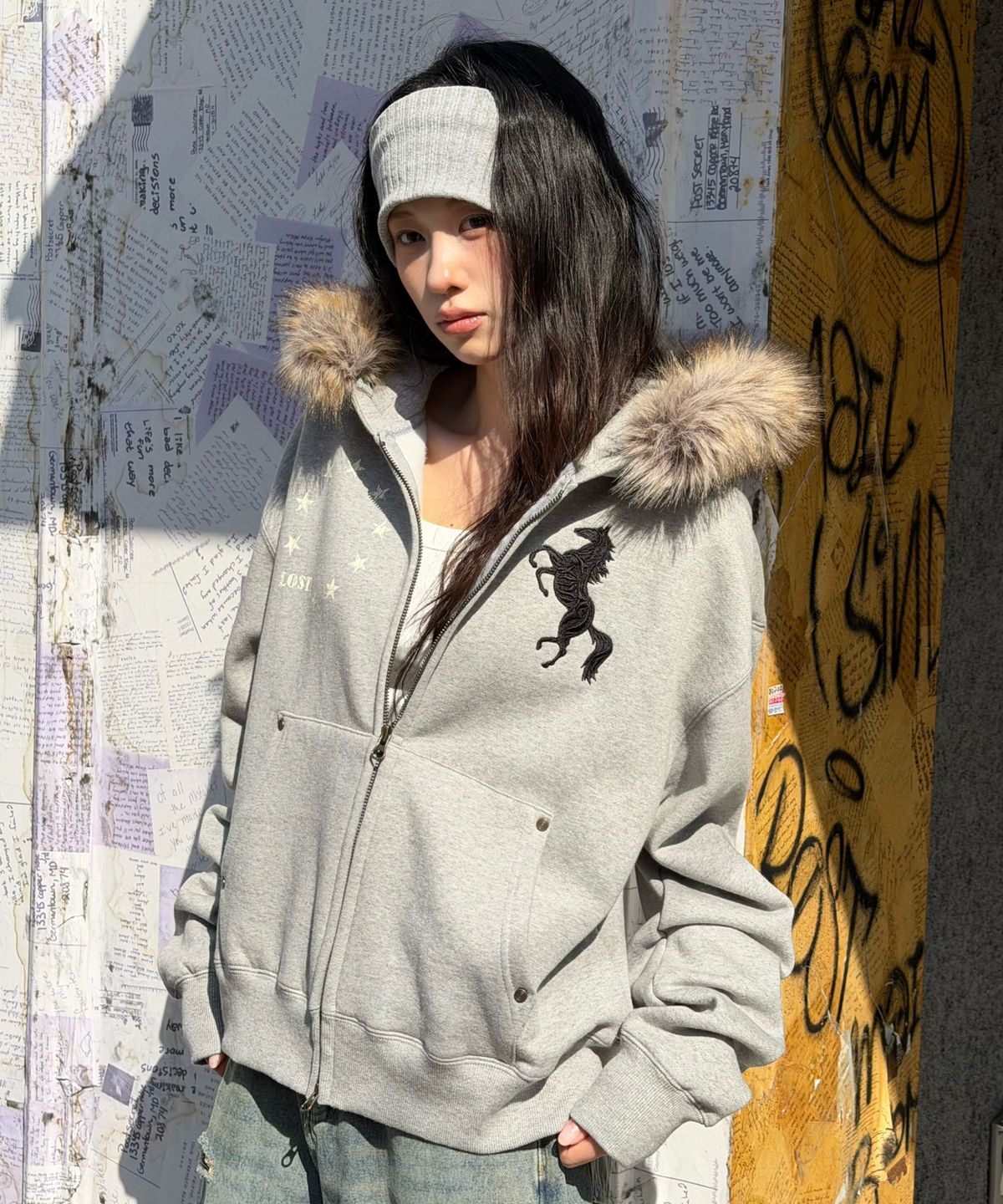 아모우(AMOU) [기모] AMOU Pony Fur Hoodie Zip-up GRAY