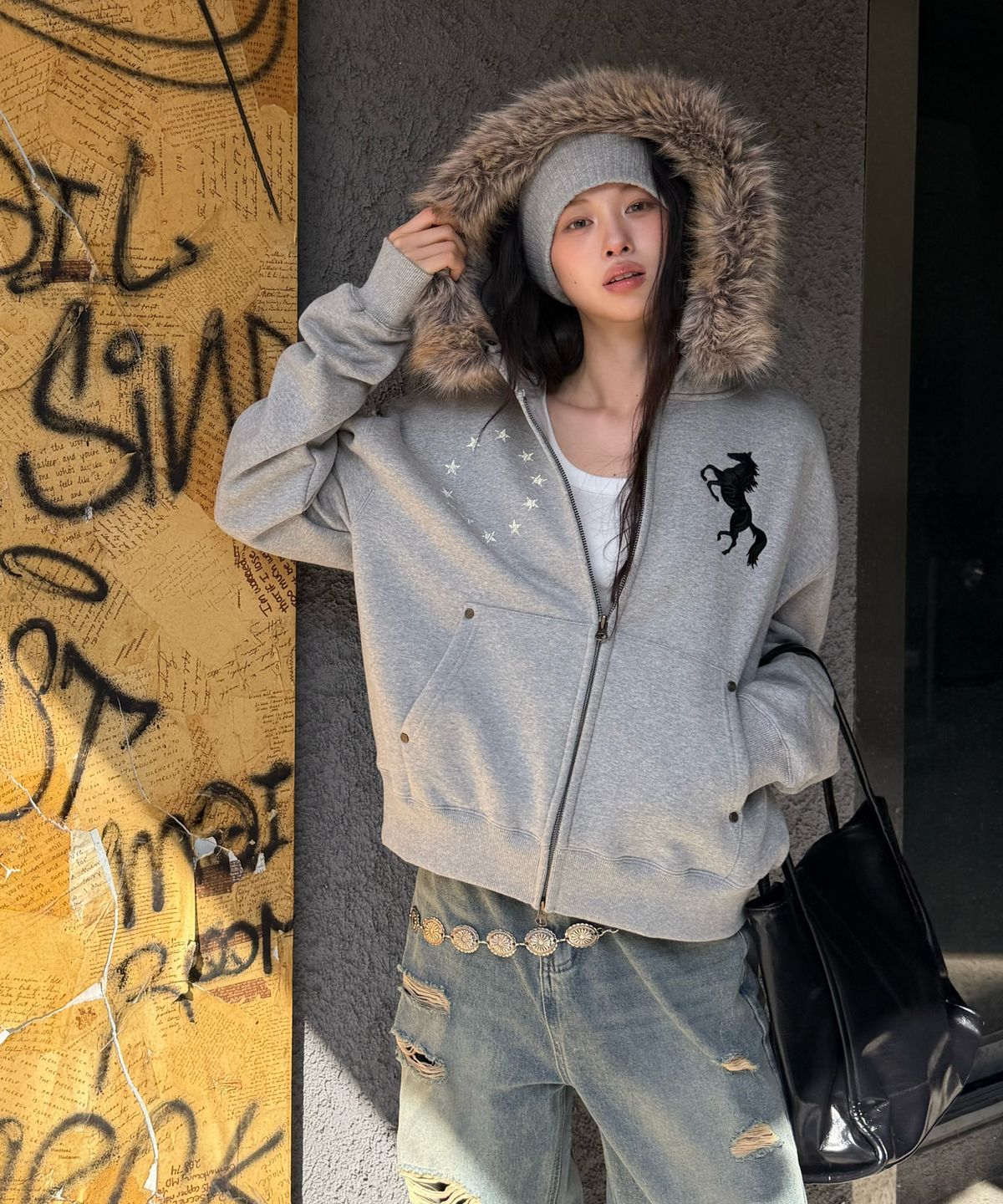 아모우(AMOU) [기모] AMOU Pony Fur Hoodie Zip-up GRAY