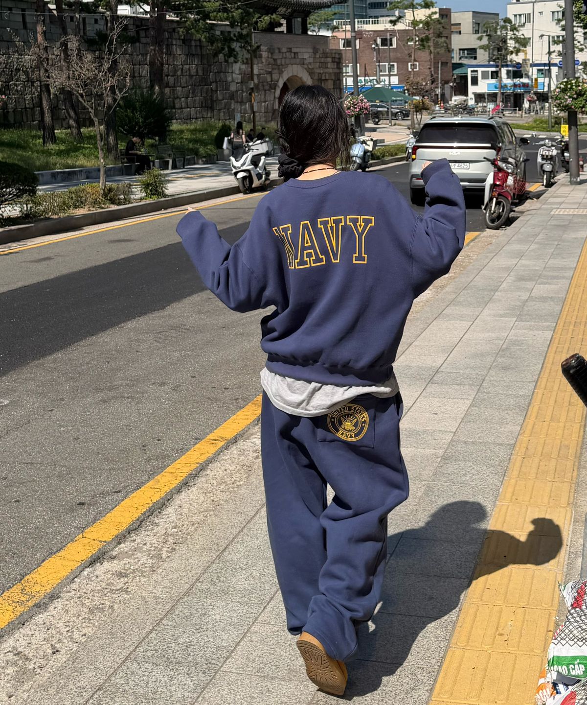 아모우(AMOU) [기모] US NAVY Sweat Shirts BLUE