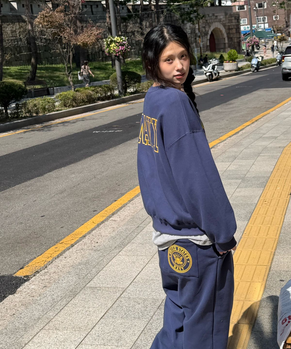 아모우(AMOU) [기모] US NAVY Sweat Shirts BLUE
