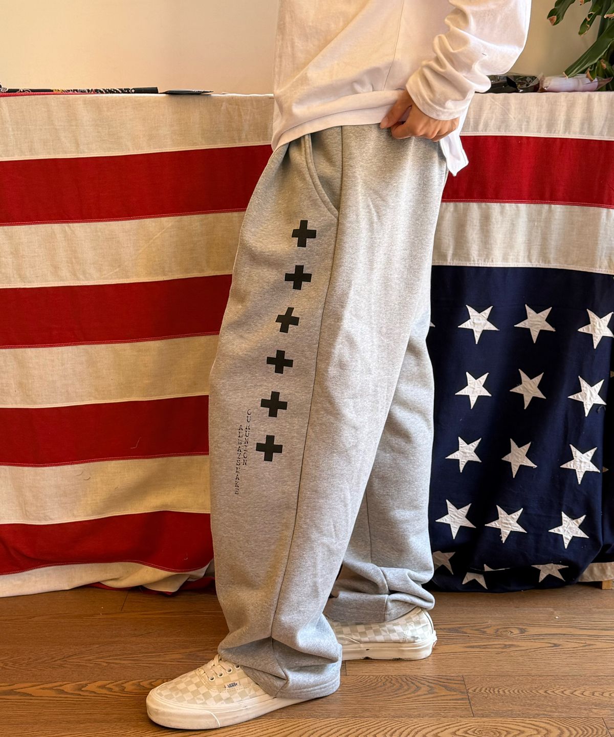아모우(AMOU) [기모] BIG Cross One Tuck Sweat pants GRAY
