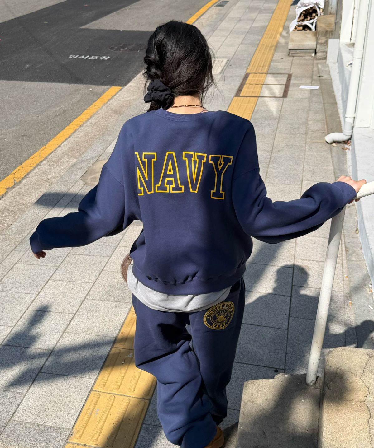 아모우(AMOU) [기모] US NAVY One Tuck Sweat  pants BLUE