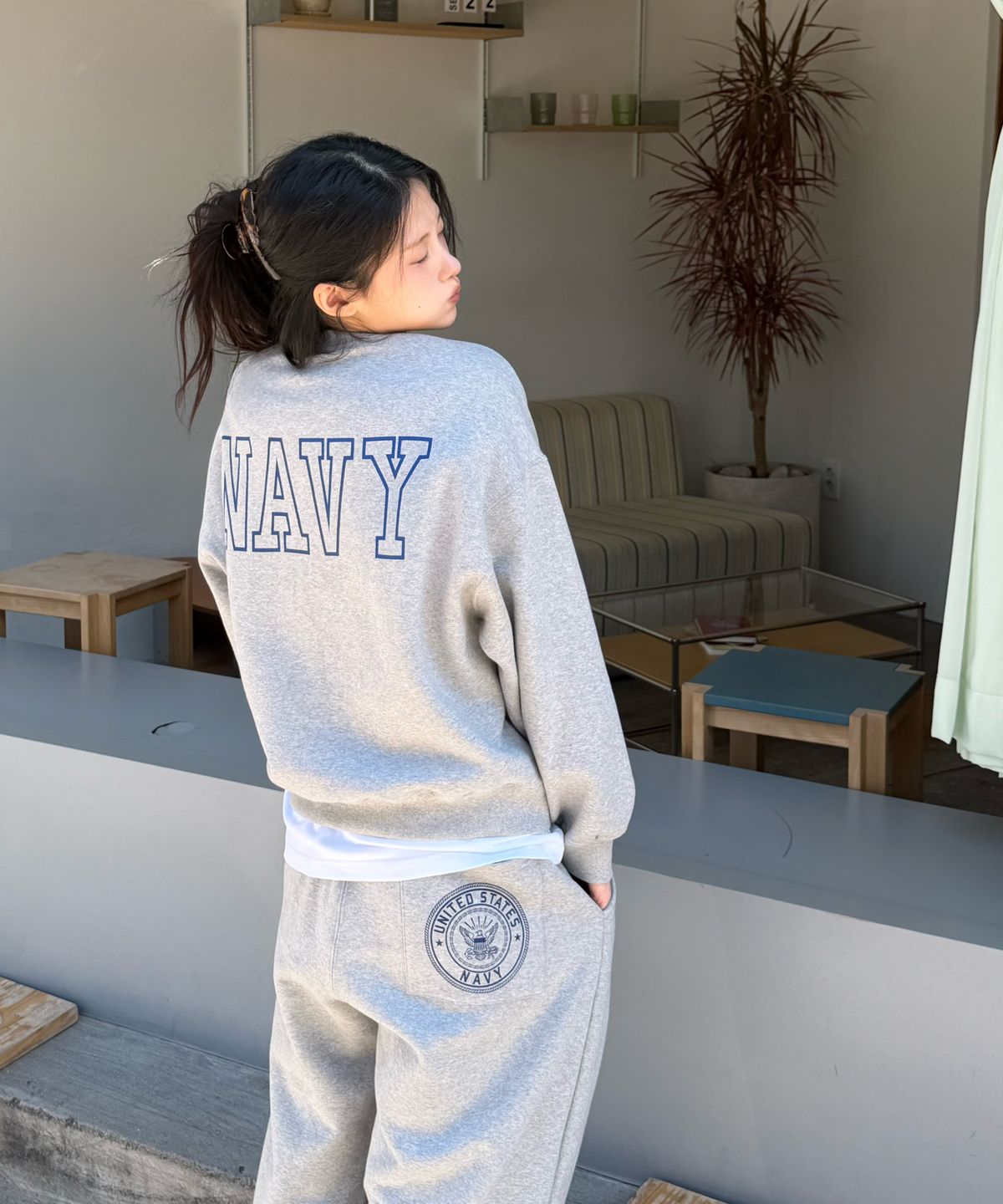 아모우(AMOU) [기모] US NAVY One Tuck Sweat  pants GRAY