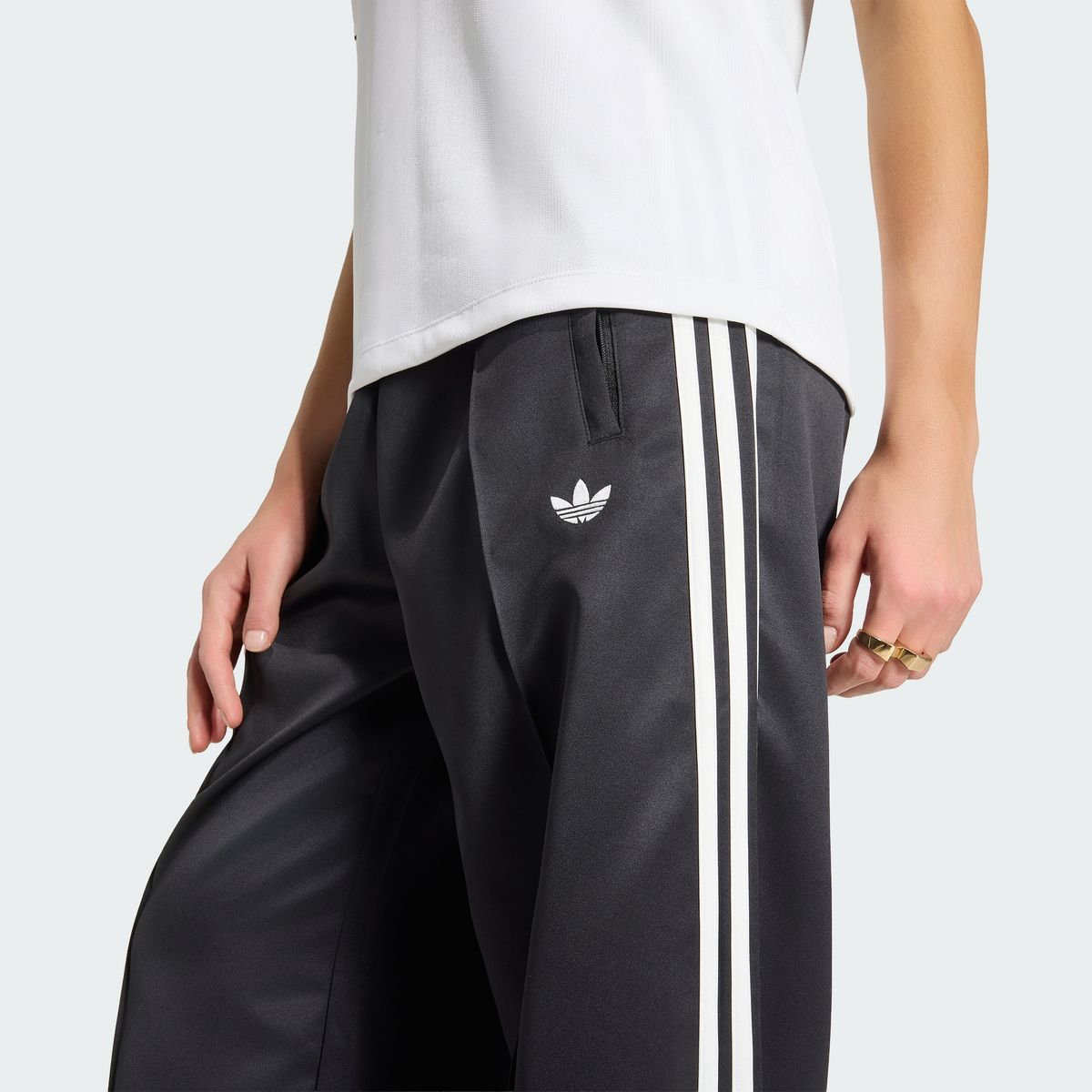 아디다스(ADIDAS) 새틴 SST 루즈 트랙 팬츠 - 블랙:화이트 / KS9372