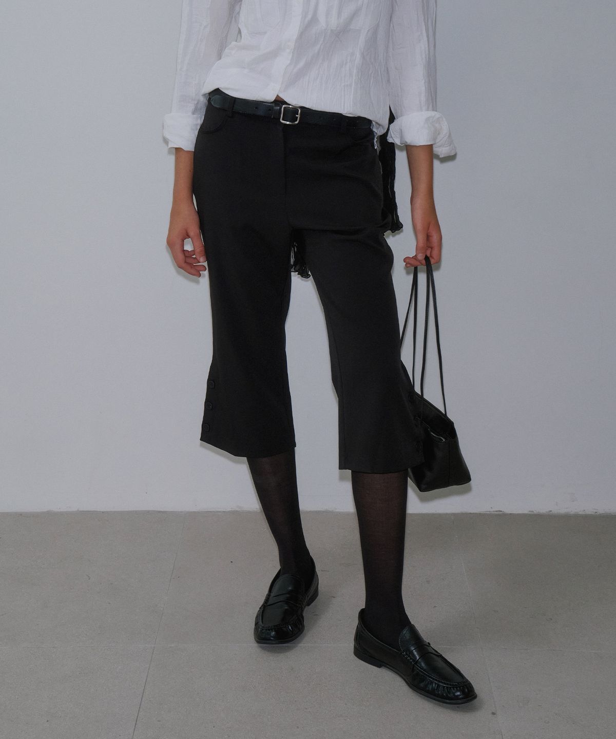 가더(GARDER) Side Button Capri Pants (Black)