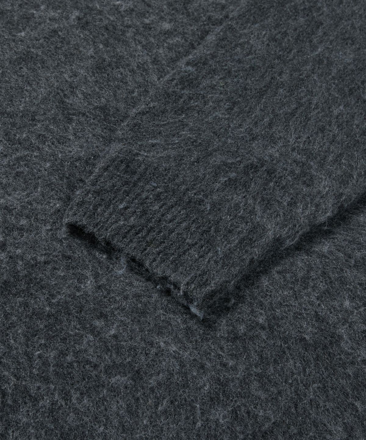 엠엠엘지(MMLG) SUNDAY V-NECK KNIT (CHARCOAL)