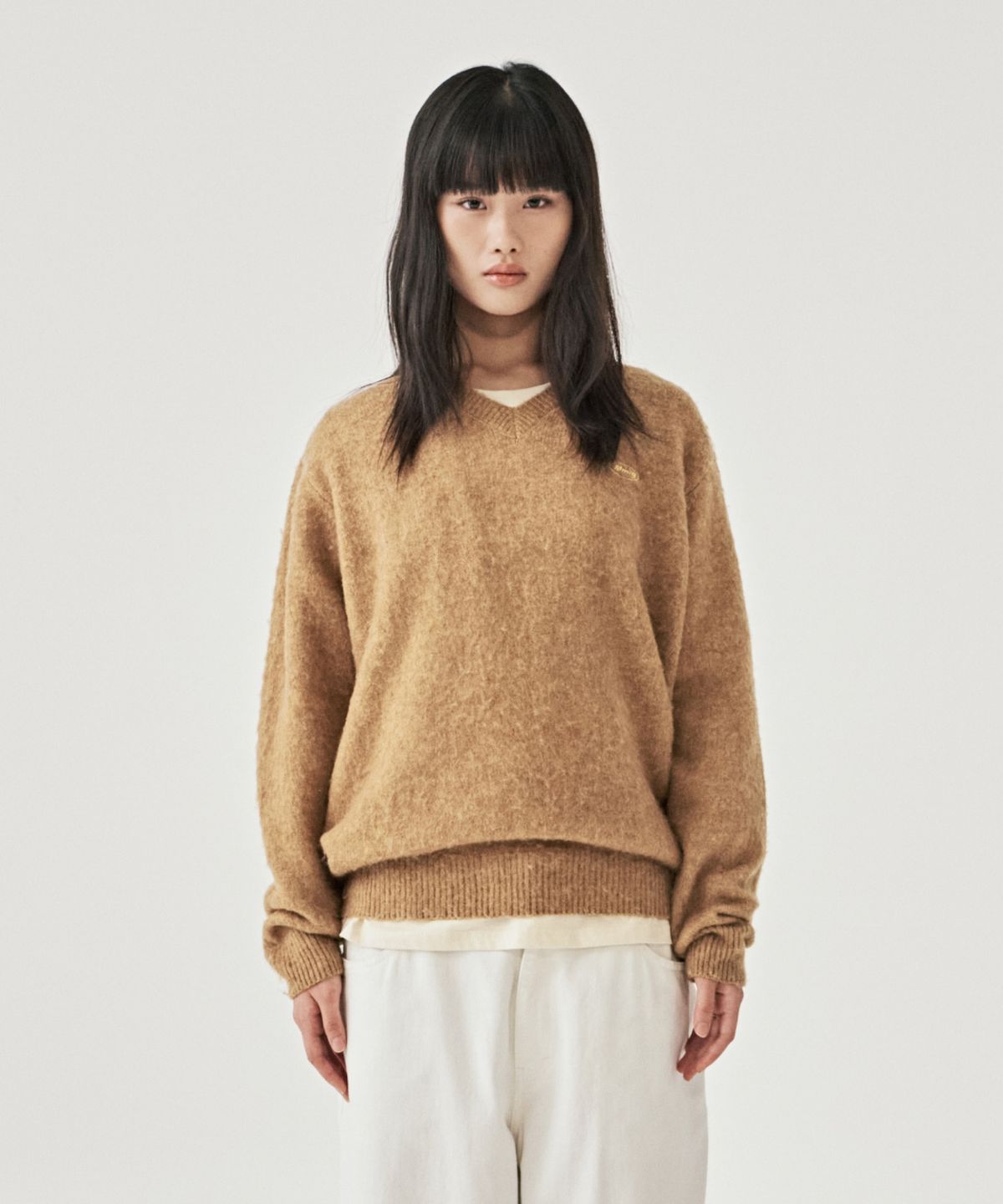 엠엠엘지(MMLG) SUNDAY V-NECK KNIT (CAMEL)