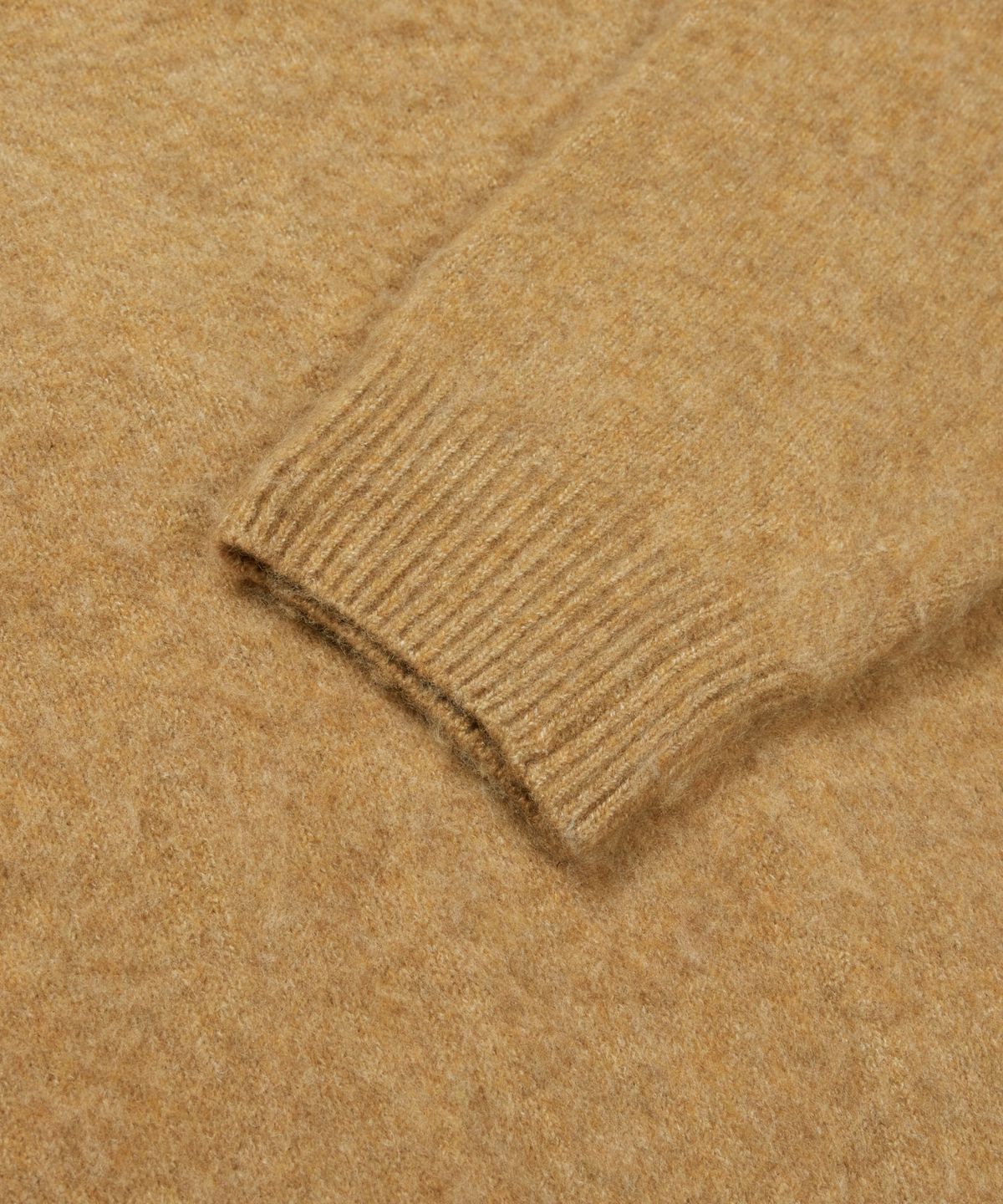 엠엠엘지(MMLG) SUNDAY V-NECK KNIT (CAMEL)