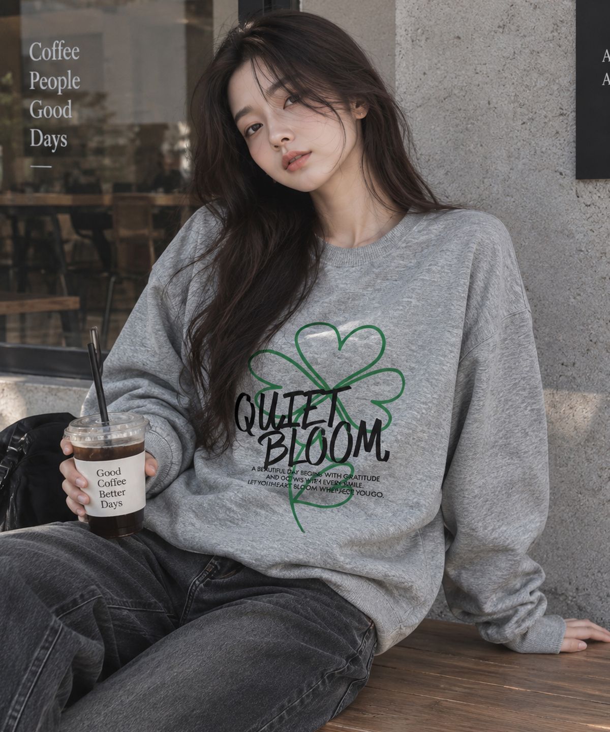 도톤(DOTON) LUCKY MOMENT SWEATSHIRT (Blue)