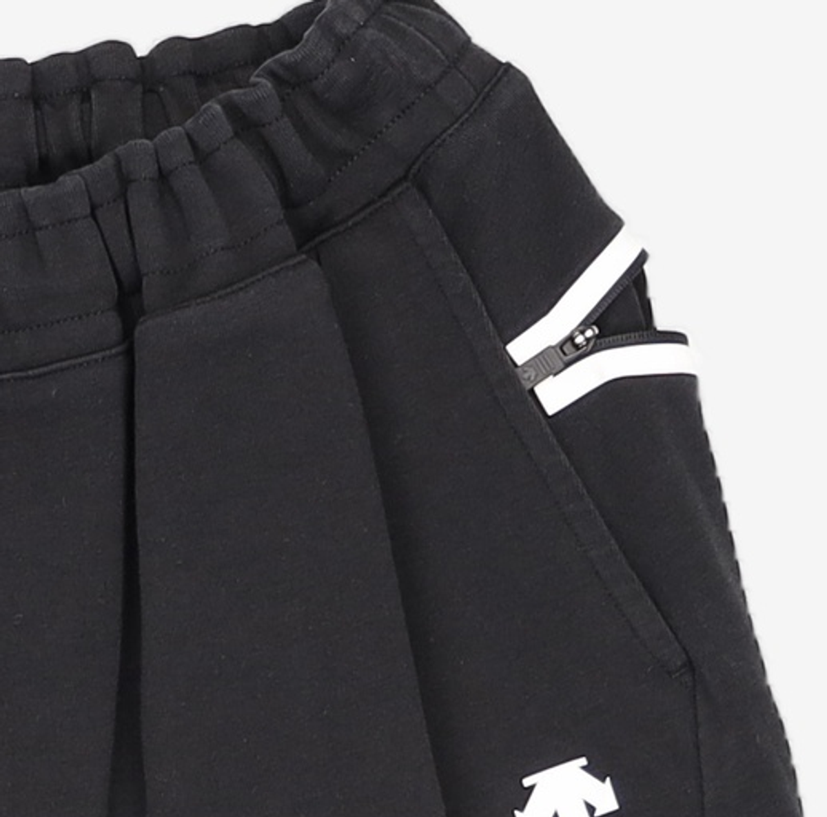 데상트(DESCENTE) [데상트] [60% OFF]남성 스포츠베이직 이중지 슬림핏 5부 팬츠 (S9121UKH11) 100