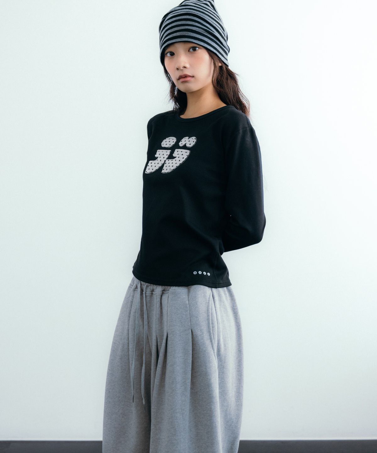 이요우아(IYOWUAH) Triple Tuck Sweat Pants, Melange Grey