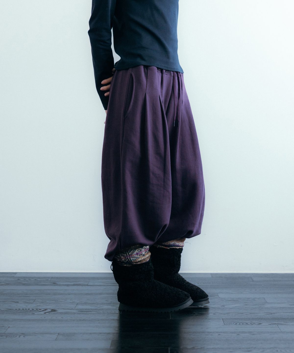 이요우아(IYOWUAH) Triple Tuck Sweat Pants, Purple