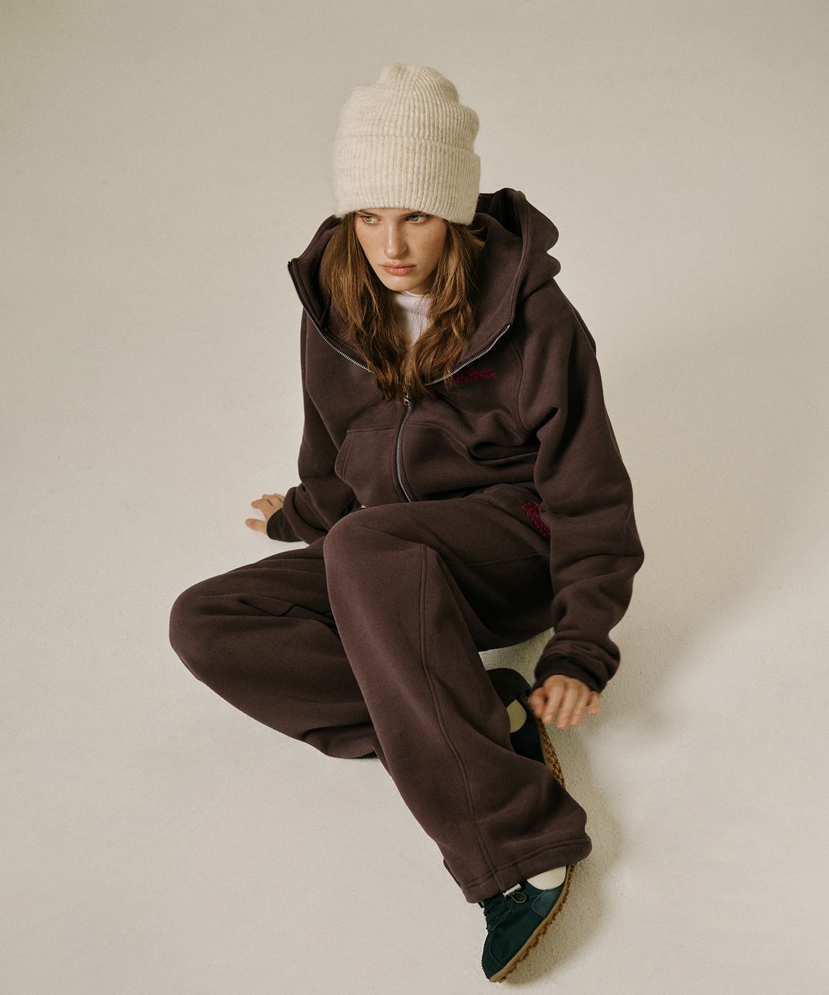 그린버터(GREENBUTTER) Fluffy Zip-Up Hoodie (Brown)
