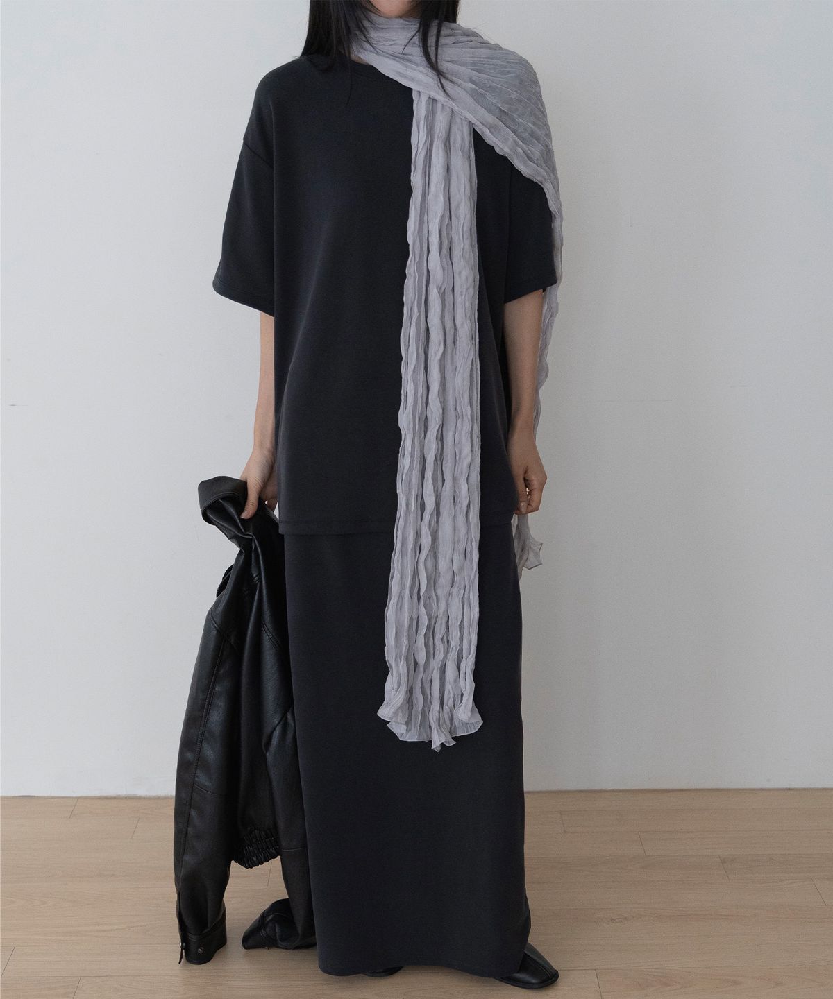 가더(GARDER) Essen T Shirt (Charcoal)