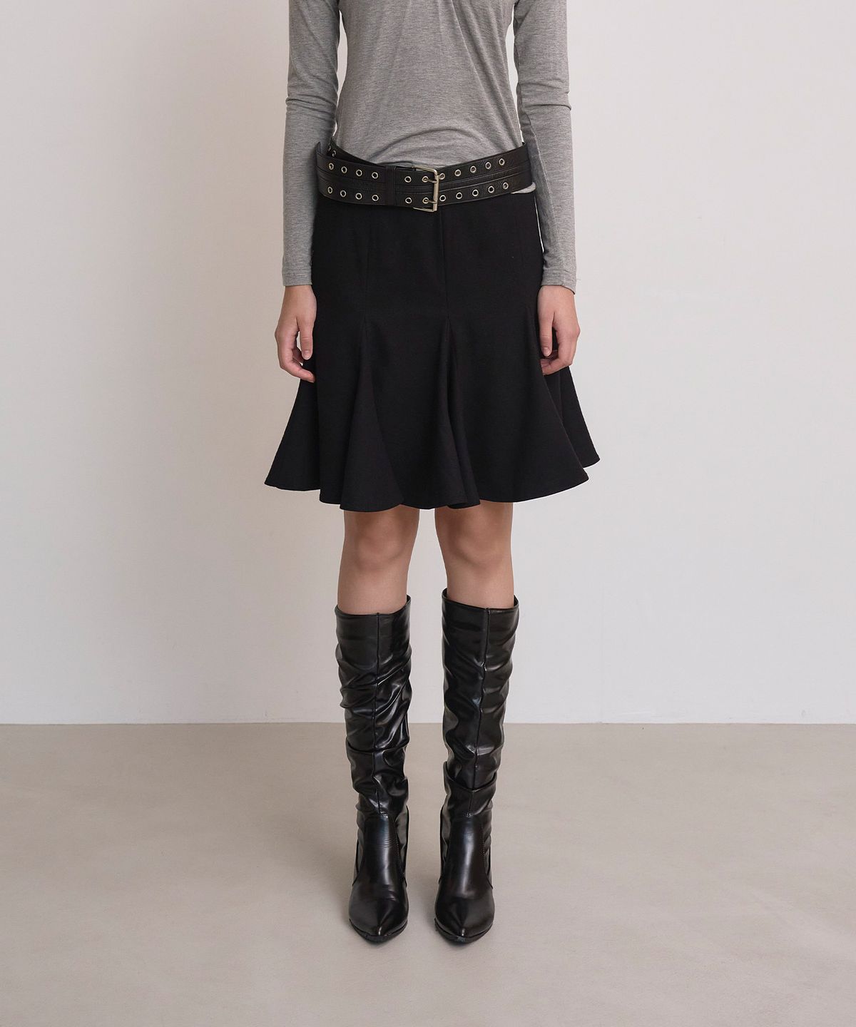 언틸디예스(UNTIL THE YES) Panelled Flared Midi Skirt, Black