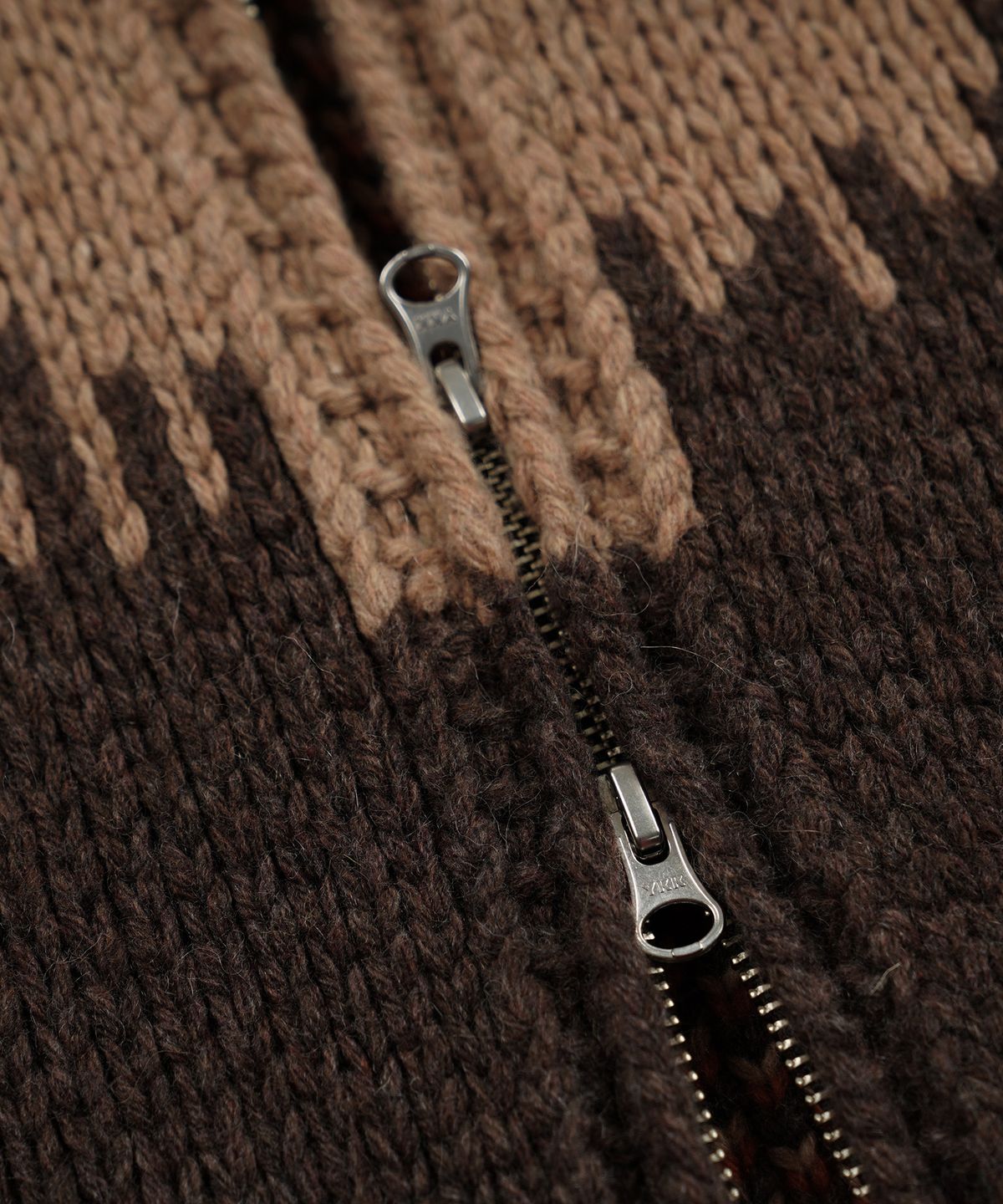 프리즘웍스(FRIZMWORKS) HUNTER HEAVY COWICHAN JACKET _ CHOCO BROWN