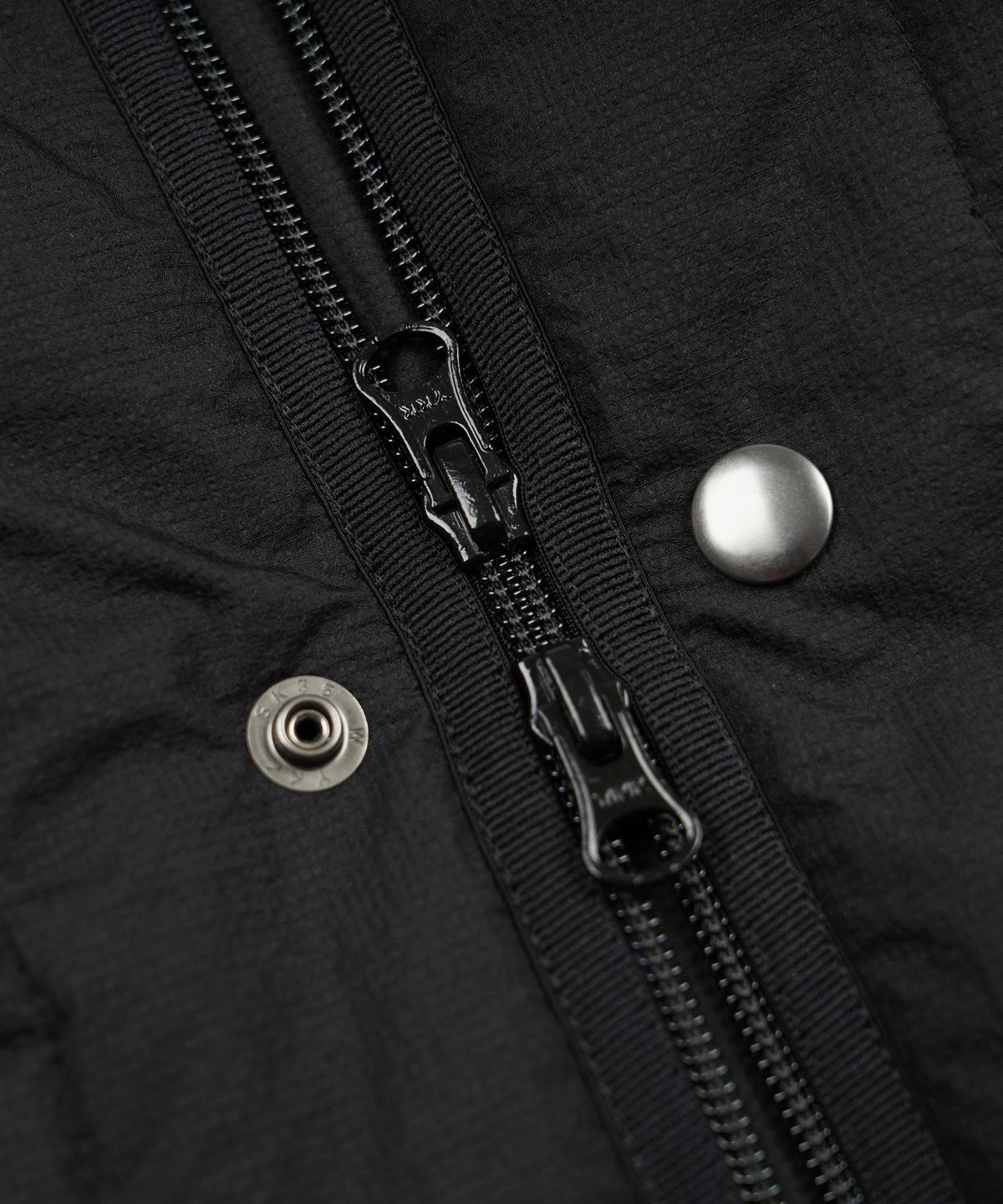 프리즘웍스(FRIZMWORKS) HALF MOON GOOSE DOWN LINER JACKET _ BLACK