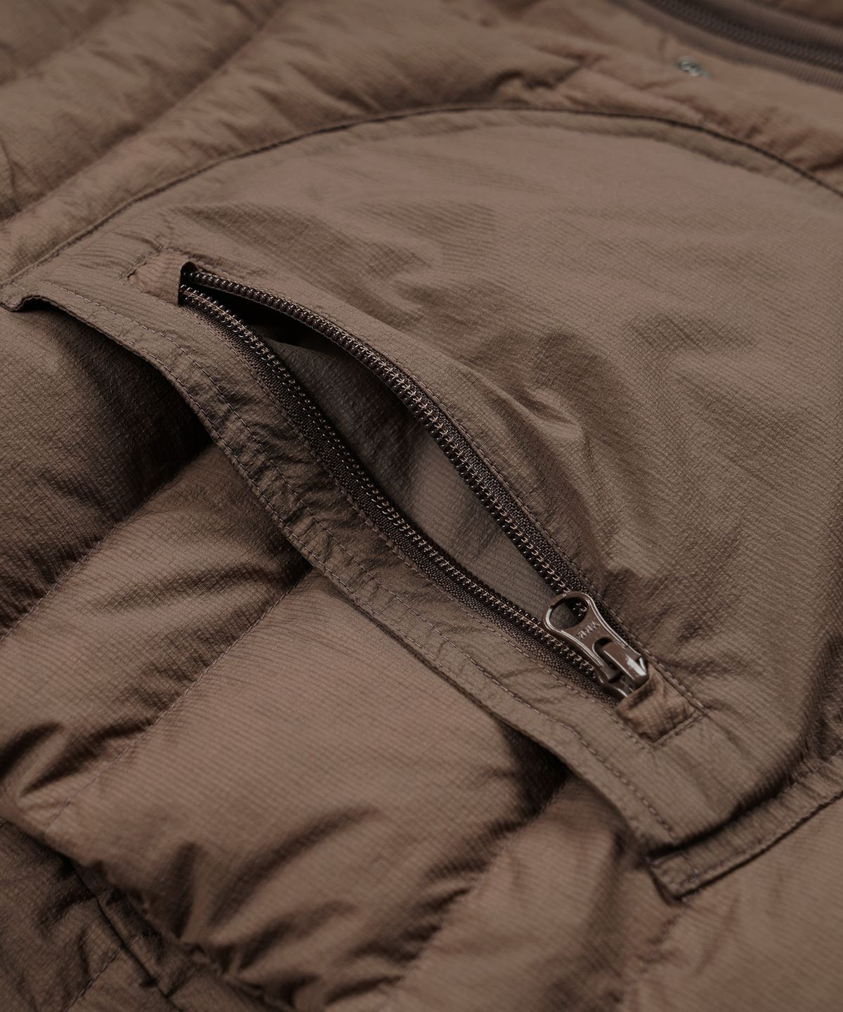프리즘웍스(FRIZMWORKS) HALF MOON GOOSE DOWN LINER JACKET _ BROWN