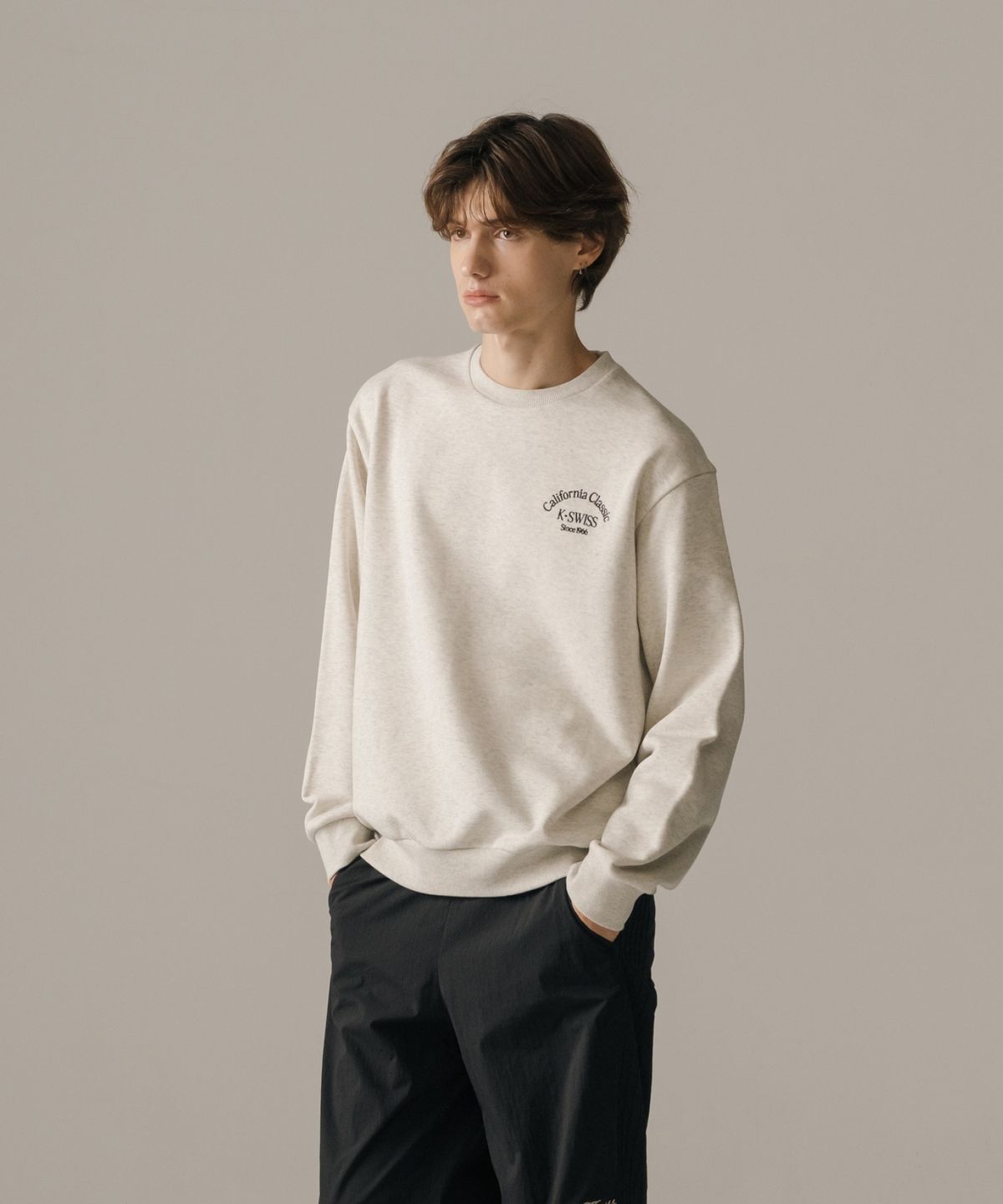 케이스위스(K-SWISS) K-SWISS 그래픽 스웨트 셔츠_1KSSRFV902EC