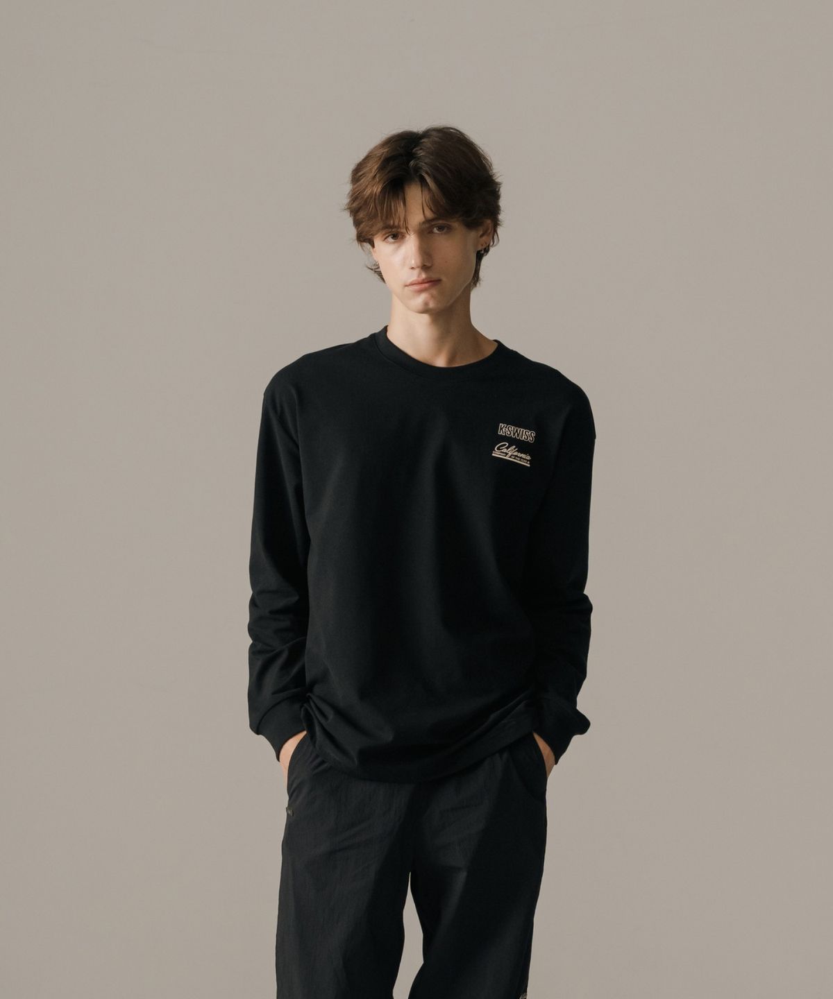 케이스위스(K-SWISS) K-SWISS 그래픽 긴팔 티_1KSTLFV901BK