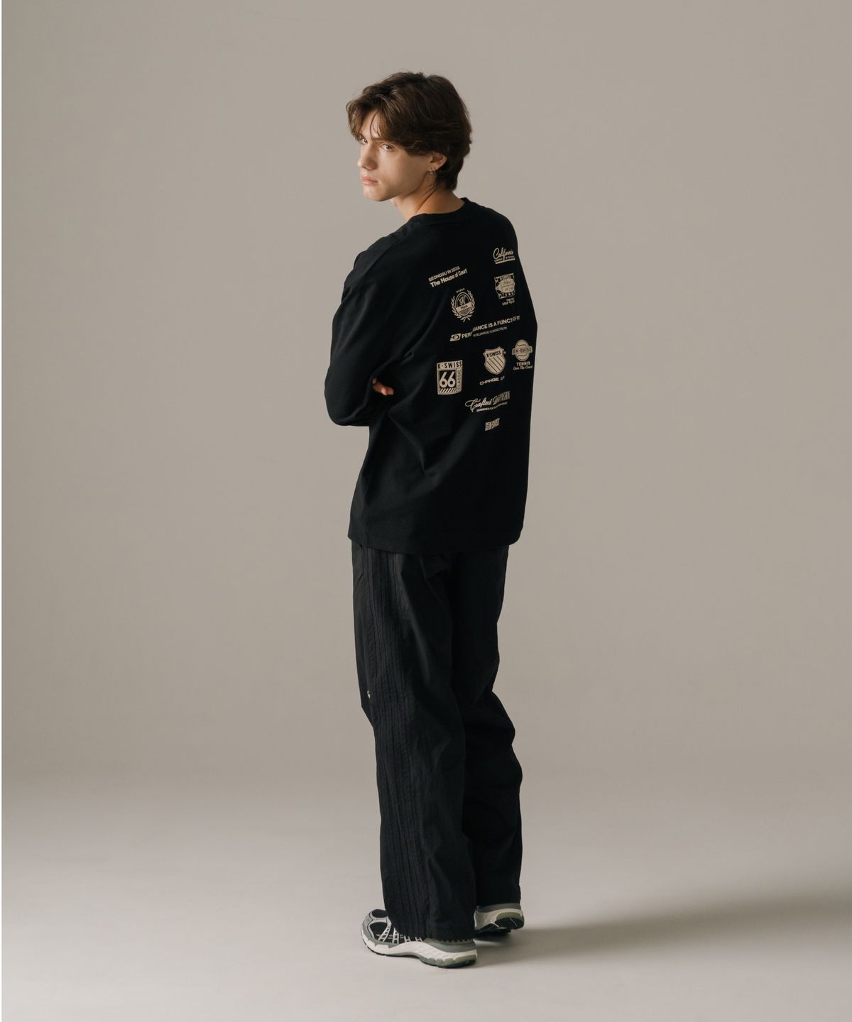 케이스위스(K-SWISS) K-SWISS 그래픽 긴팔 티_1KSTLFV901BK