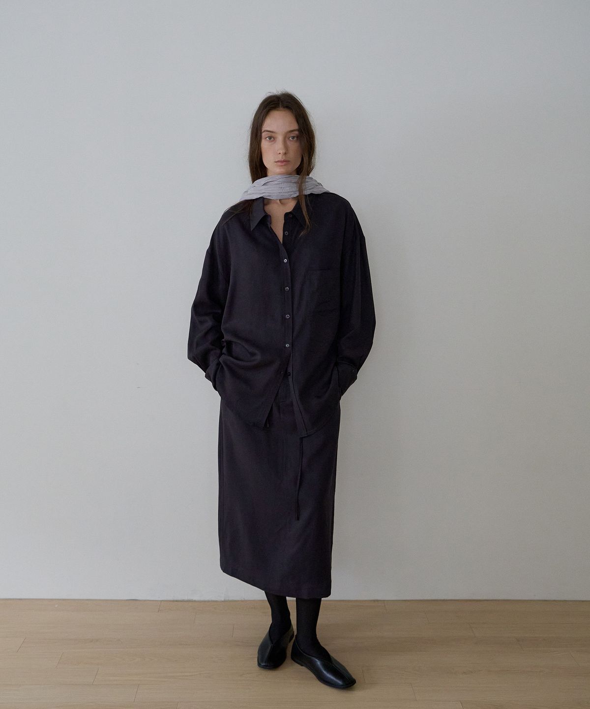 가더(GARDER) Sete Skirt (Charcoal)