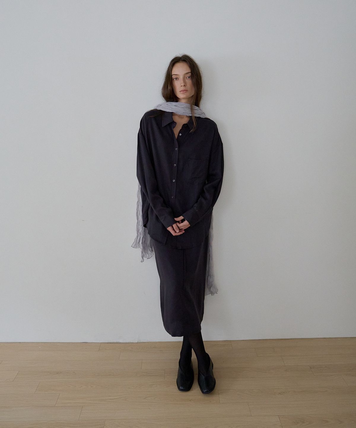 가더(GARDER) Sete Skirt (Charcoal)