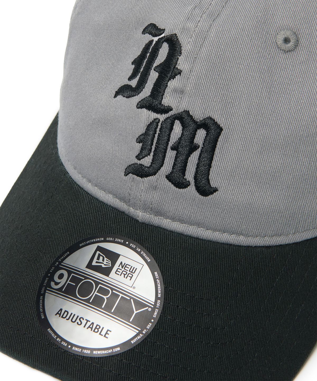 노매뉴얼(NOMANUAL) NM x NEW ERA 940UNST NM INITIAL LOGO - CHARCOAL