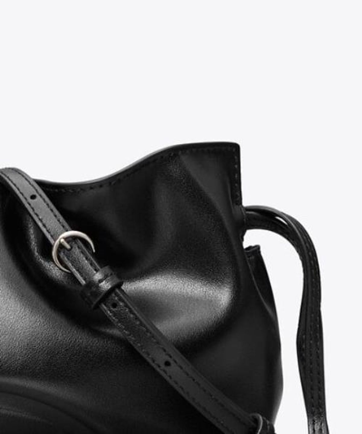 토리버치(TORYBURCH) 엘라 리사이클드 드로스트링 파우치 - 블랙