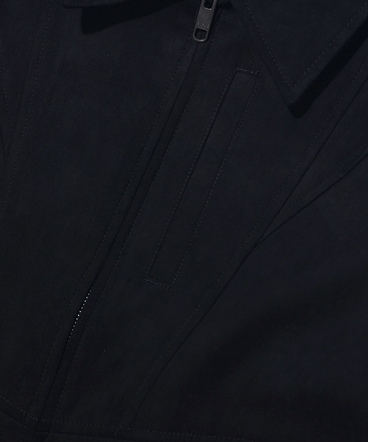 레이피커스(RAYFIKERS) 스웨이드 스탠다드 카라 점퍼 MR1JU015_BLACK