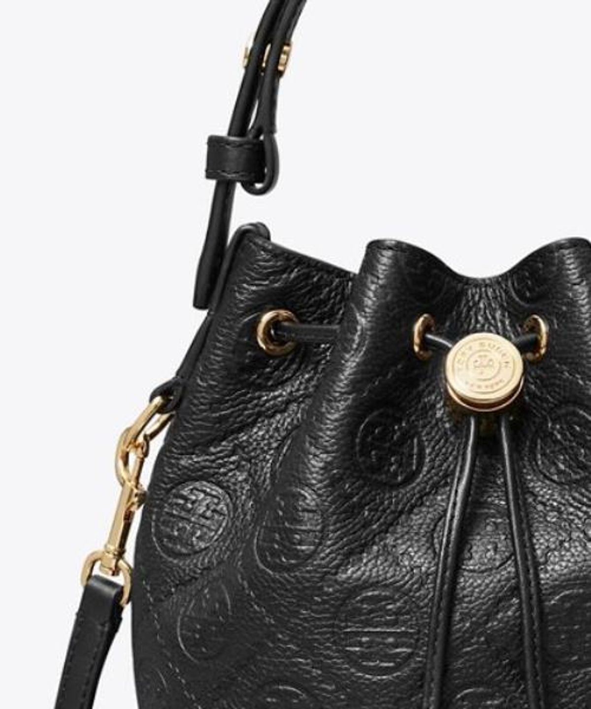 토리버치(TORYBURCH) 티 모노그램 페블 미니 버킷 백 - 블랙