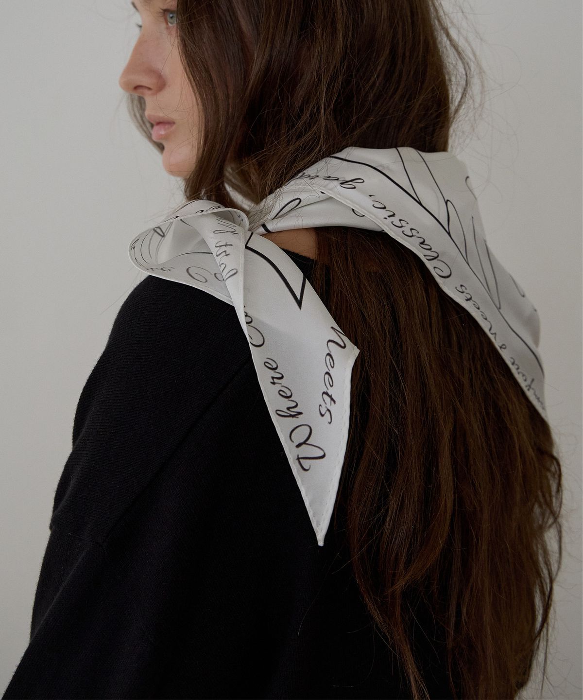 가더(GARDER) Nua Printing Scarf (Black,Ivory)