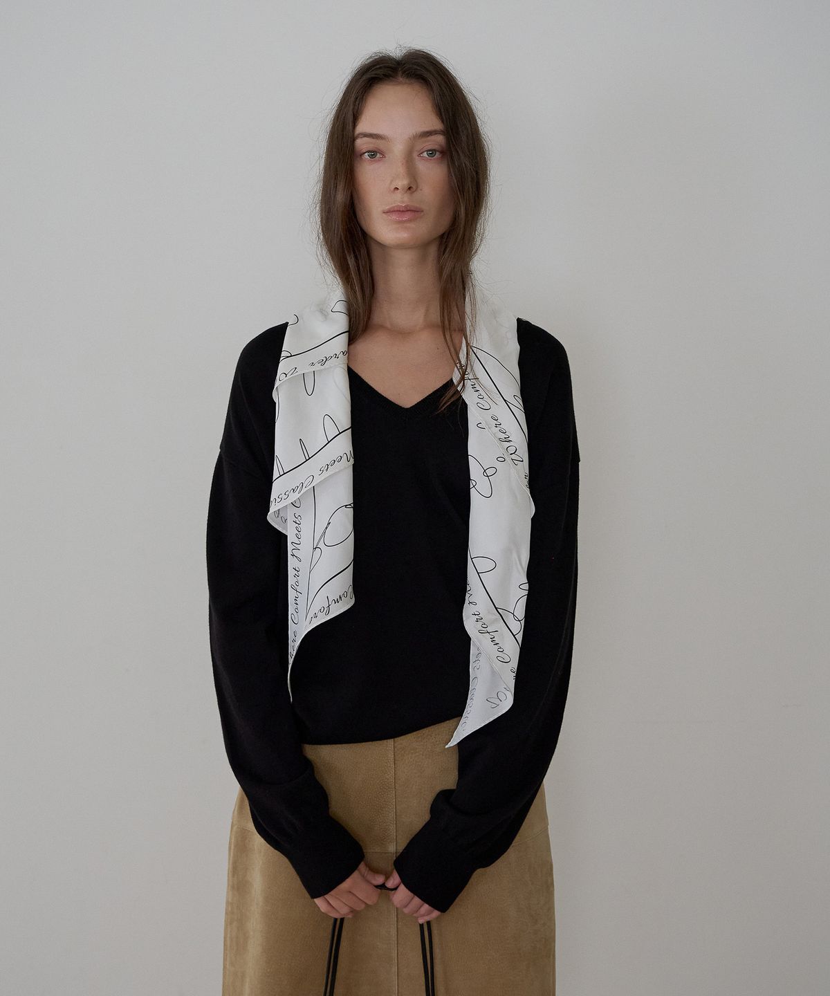 가더(GARDER) Nua Printing Scarf (Black,Ivory)