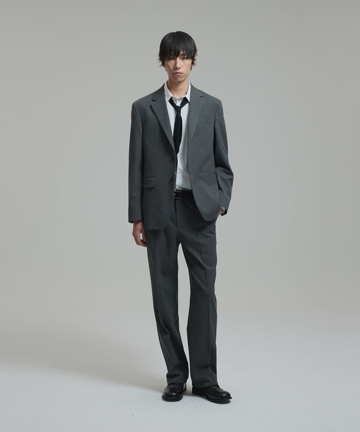 넌블랭크(NONBLANK) 울 블렌드 리브드 세미와이드핏 슬랙스_GREY