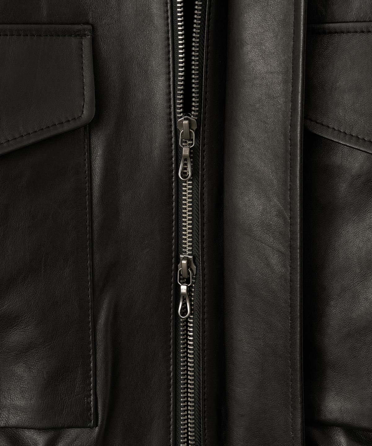 어나더 오피스(ANOTHER OFFICE) Lambskin Stand-Collar Blouson (Black)