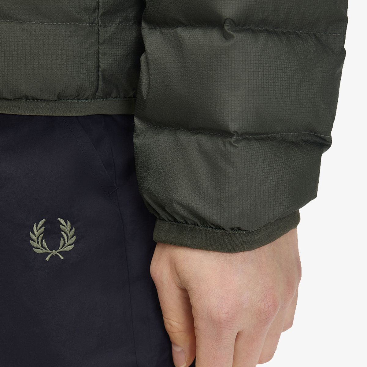 프레드페리(FRED PERRY) [Sport] 후드 인슐레이트 재킷 - 필드그린 AFPM2G38553-638