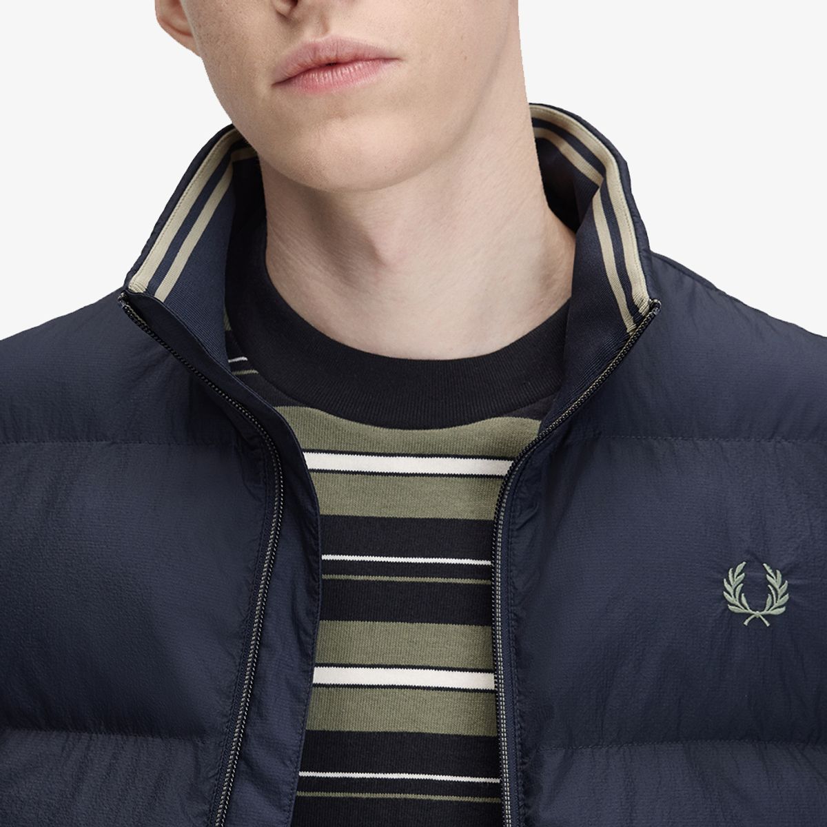 프레드페리(FRED PERRY) [Sport] 인슐레이트 베스트 - 다크에어포스 AFPM2G38522-46B
