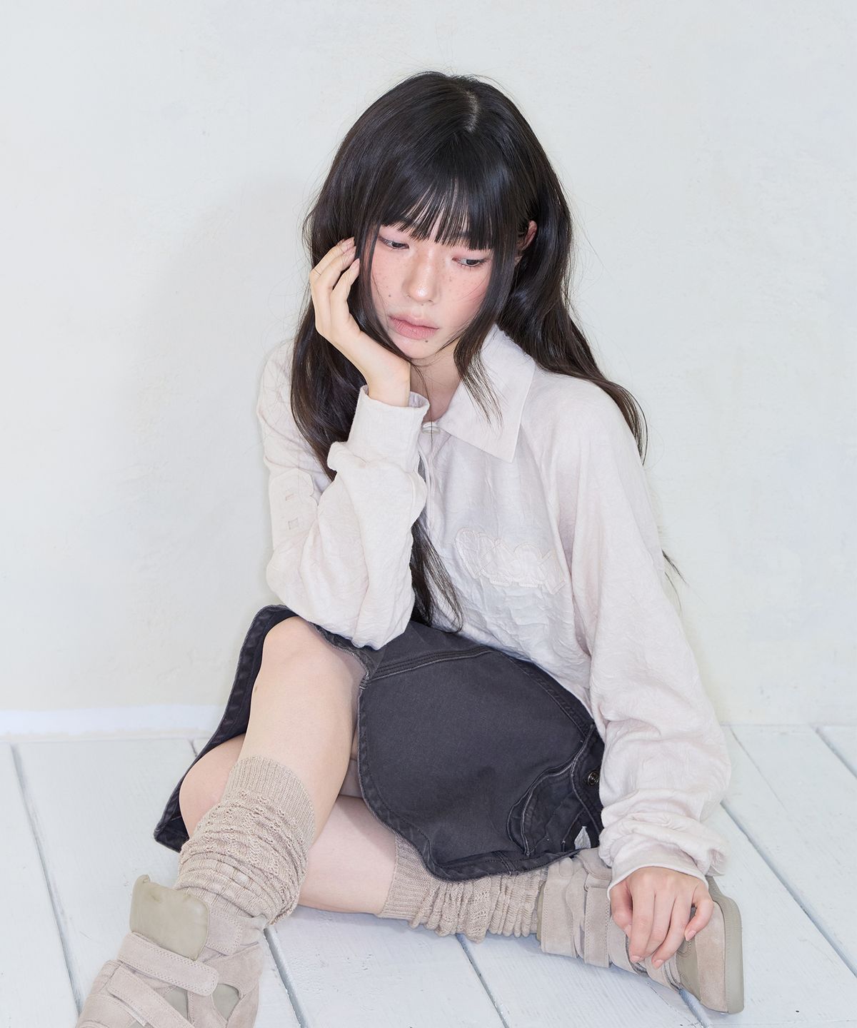 미레코(MIRECO) CRINKLED PATCH COLLAR T PINK BEIGE