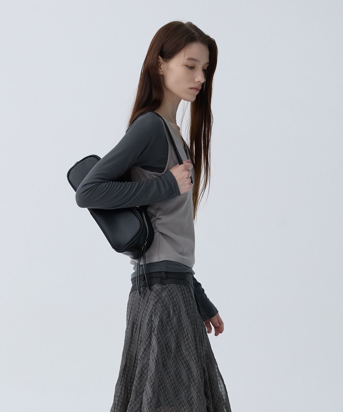아크무어(ARCMOOR) 크로스 랩 레이어드 (Light Grey)